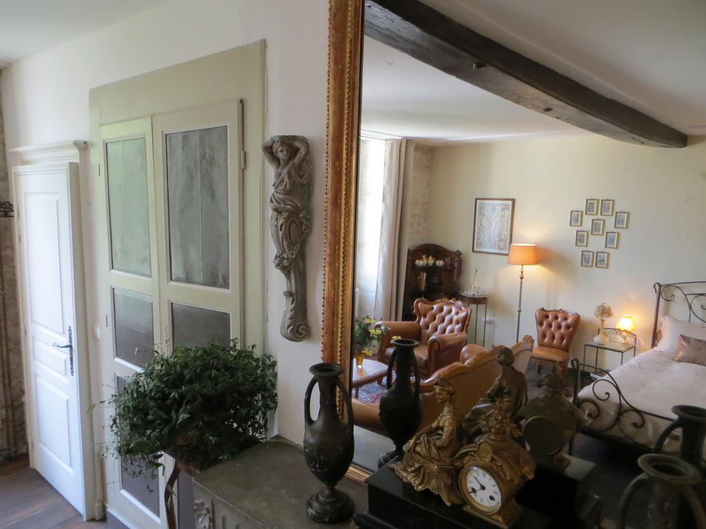 Le Bailli De Montsaugeon Bed & Breakfast Bilik gambar