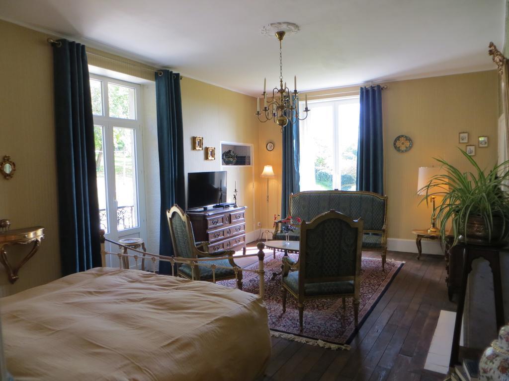 Le Bailli De Montsaugeon Bed & Breakfast Bilik gambar